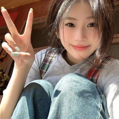独自夜归的女孩海报